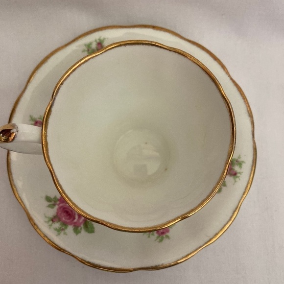 Fine bone china tea cup and saucer - Picture 4 of 7